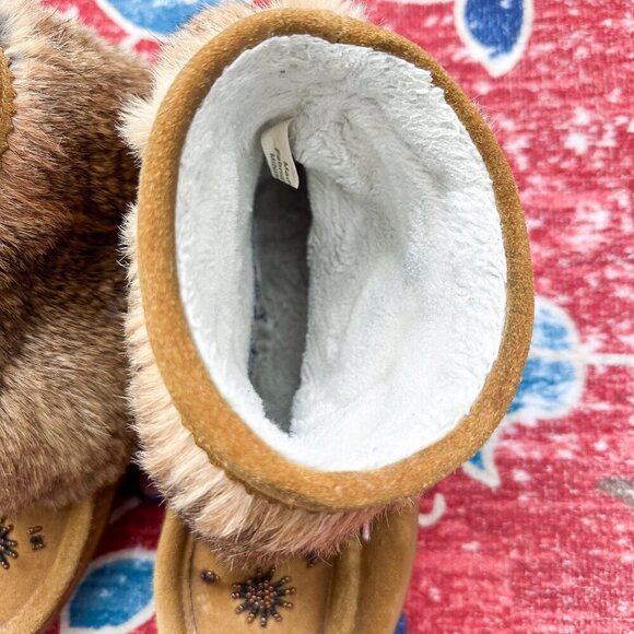 SoftMoc Tan Half Mukluk Boots, Size 6 - Picture 8 of 9